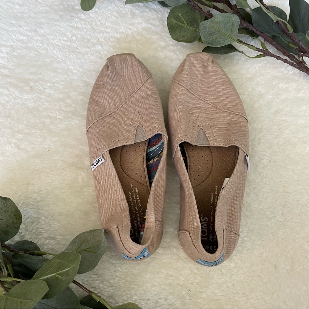 Toms Classic Canvas Tan Slip-on Shoes